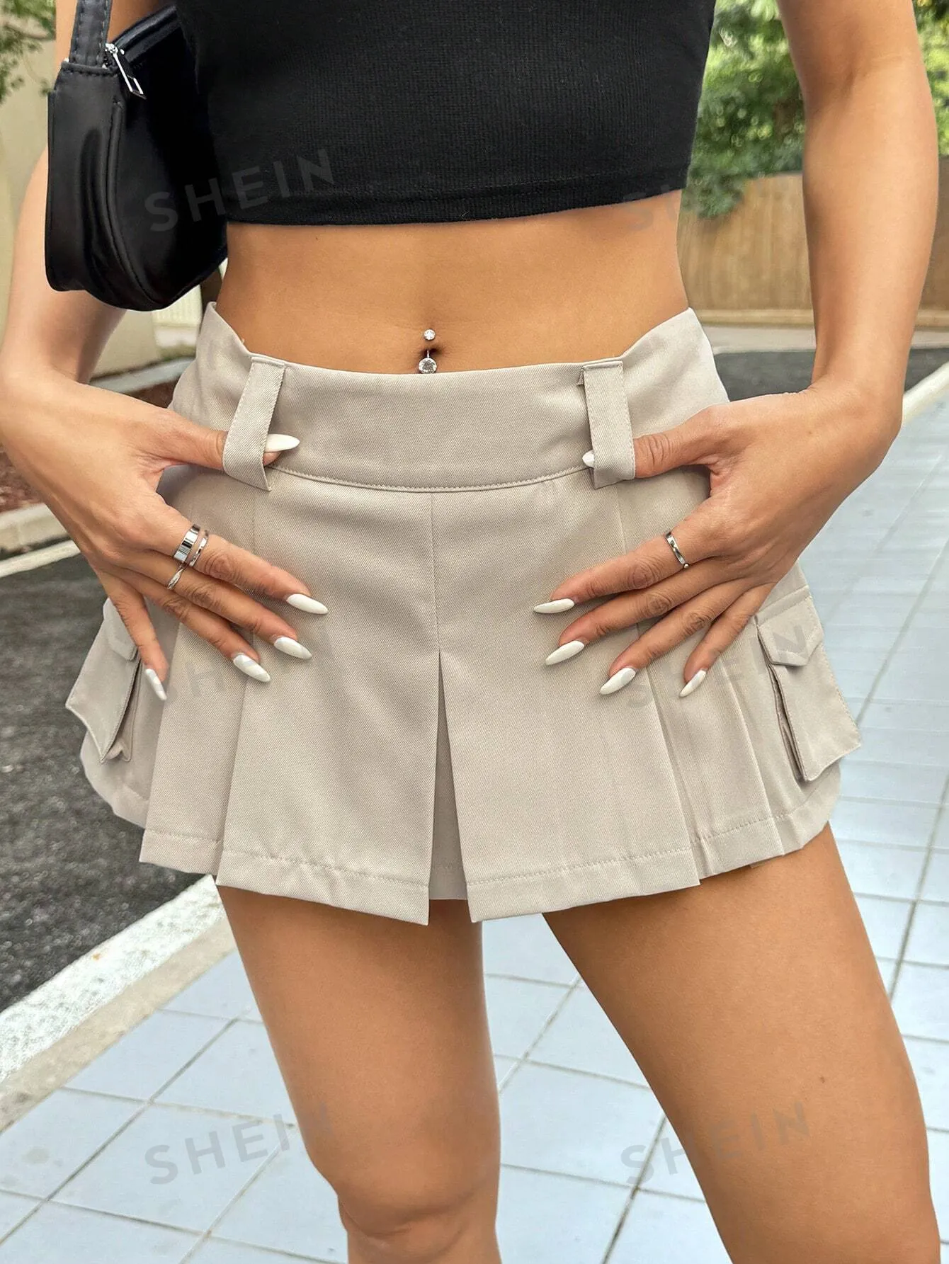 EZwear Utility Pocket & Pleated Design Women's Midi Skirt Without Belt